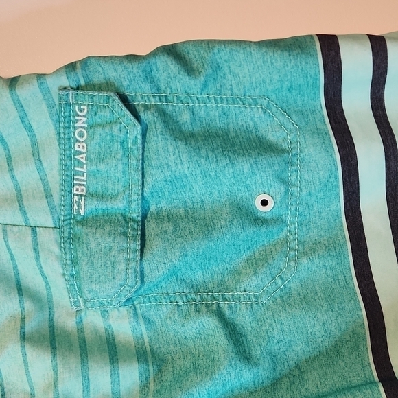 Billabong Swim Trunks Swimming Shorts Men's Size Large Green/White NICE!! - Picture 8 of 9